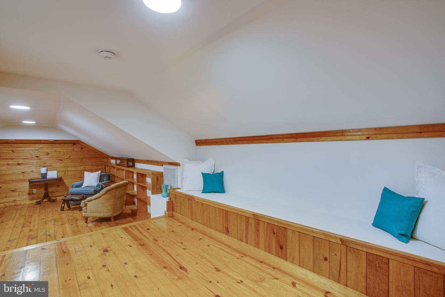 216 Lake Shore DRIVE
