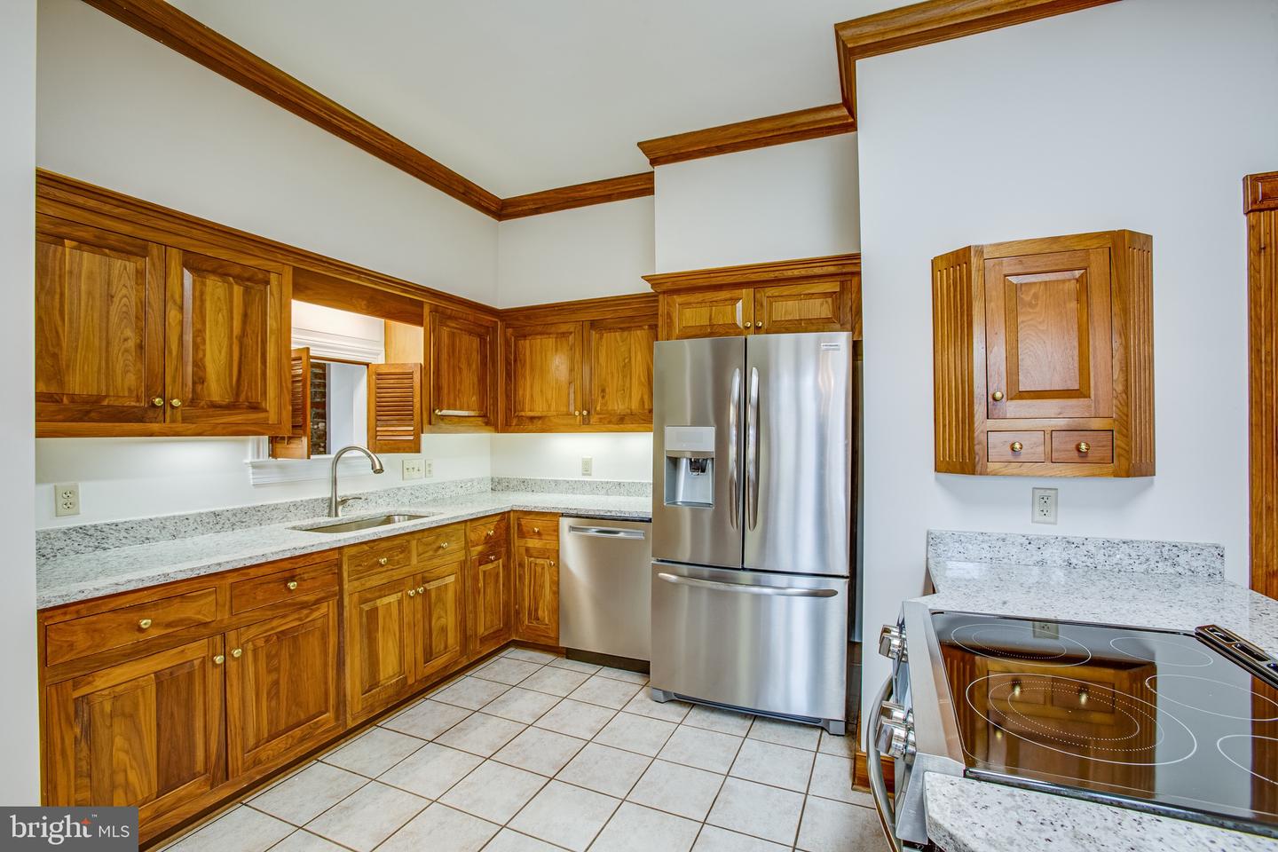 216 Lake Shore DRIVE