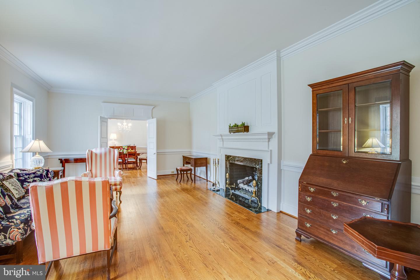 216 Lake Shore DRIVE
