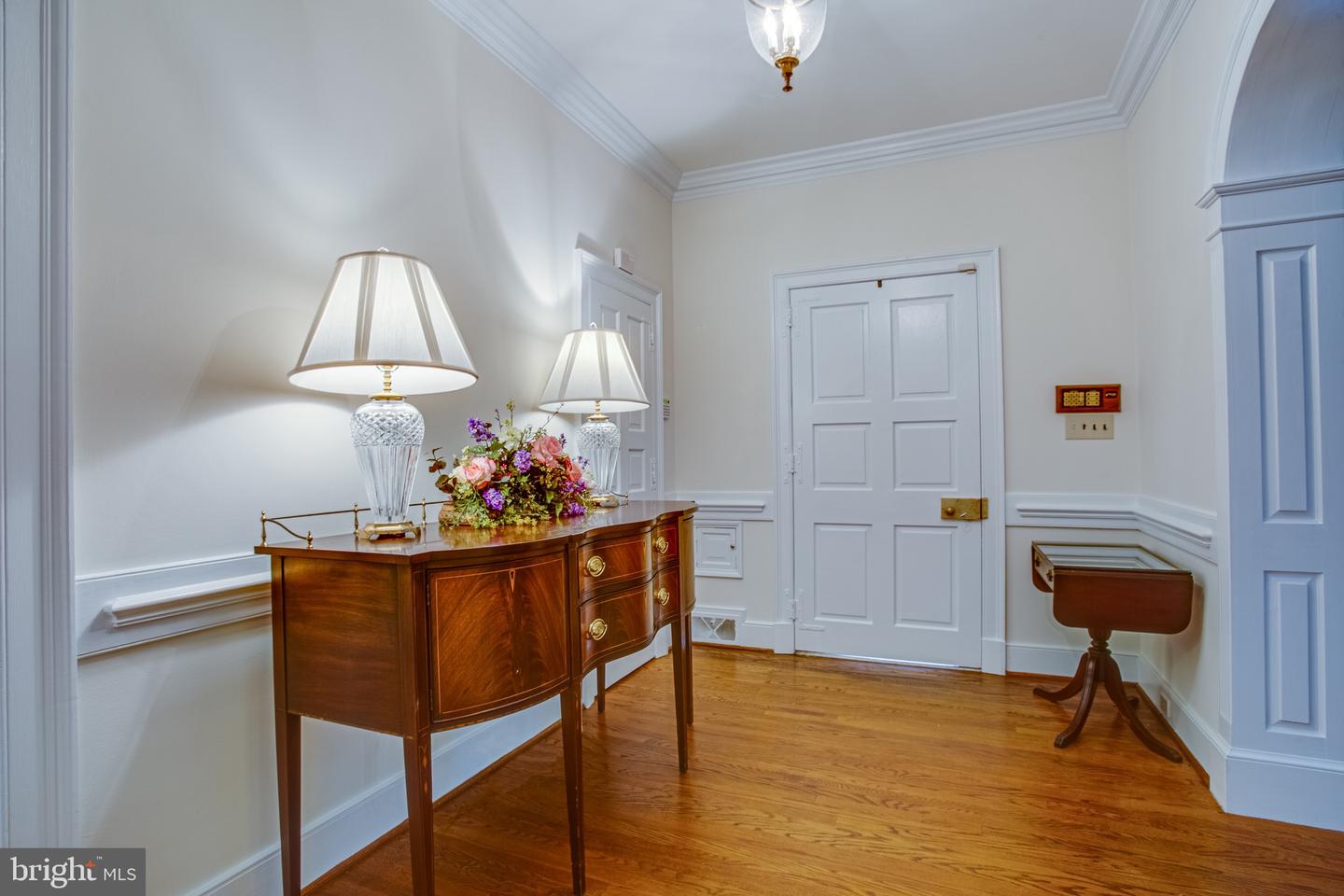 216 Lake Shore DRIVE