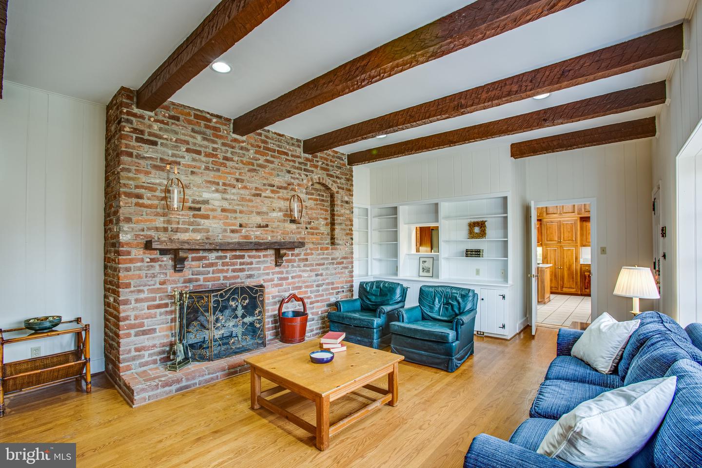 216 Lake Shore DRIVE