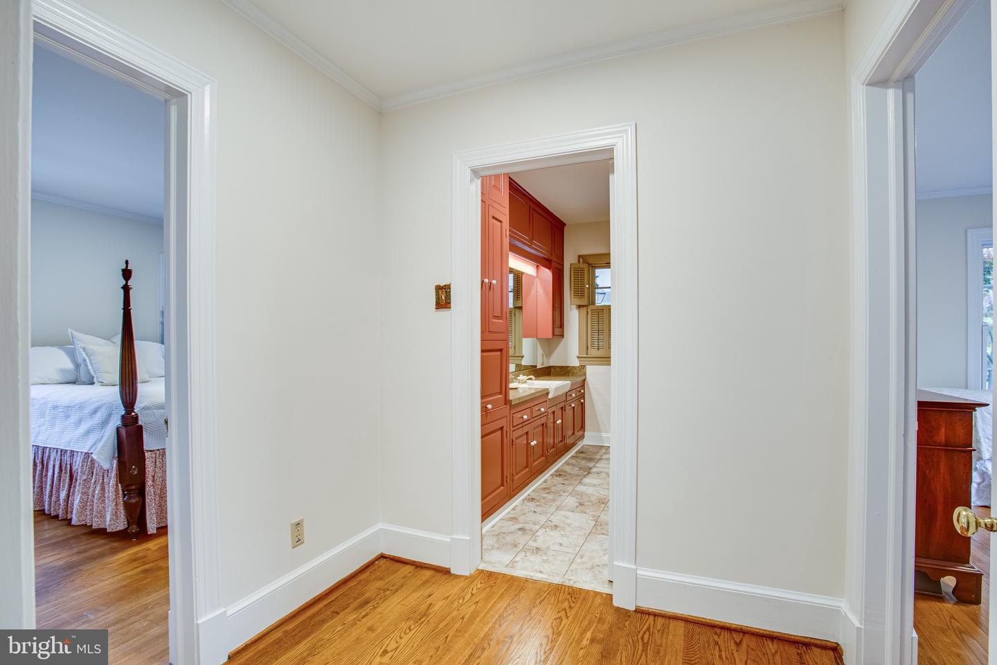 216 Lake Shore DRIVE
