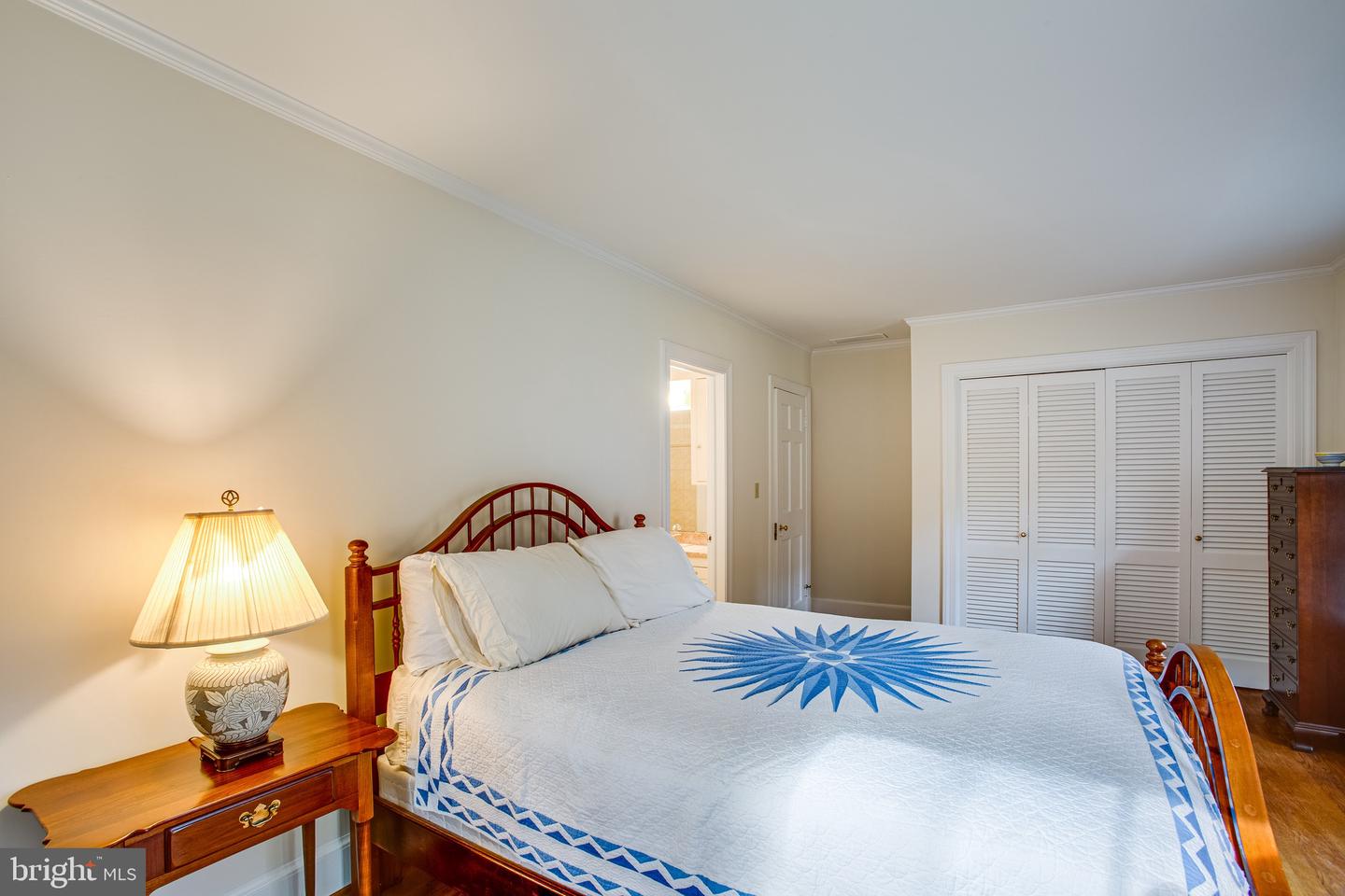 216 Lake Shore DRIVE