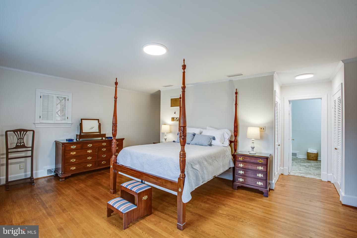 216 Lake Shore DRIVE