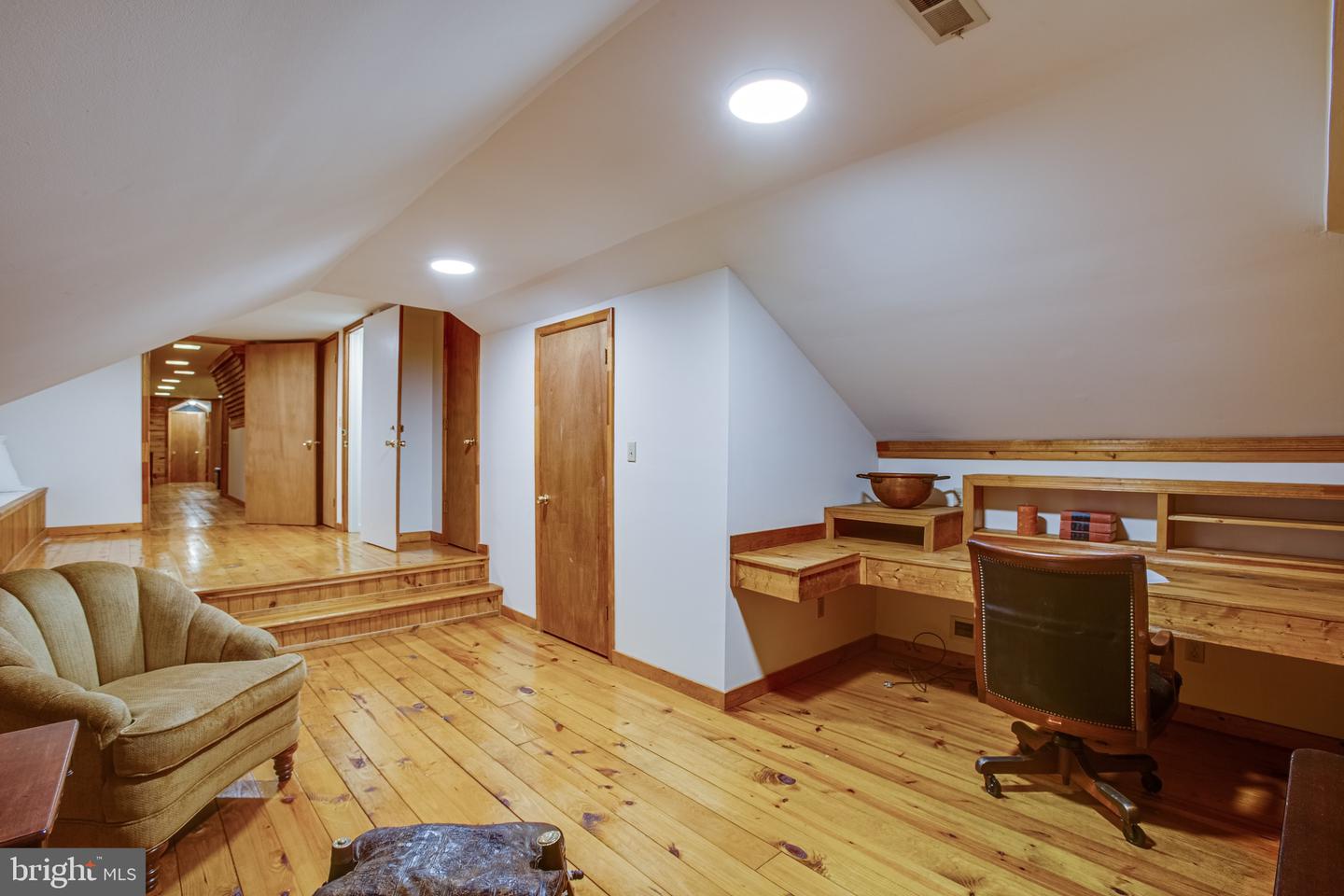 216 Lake Shore DRIVE
