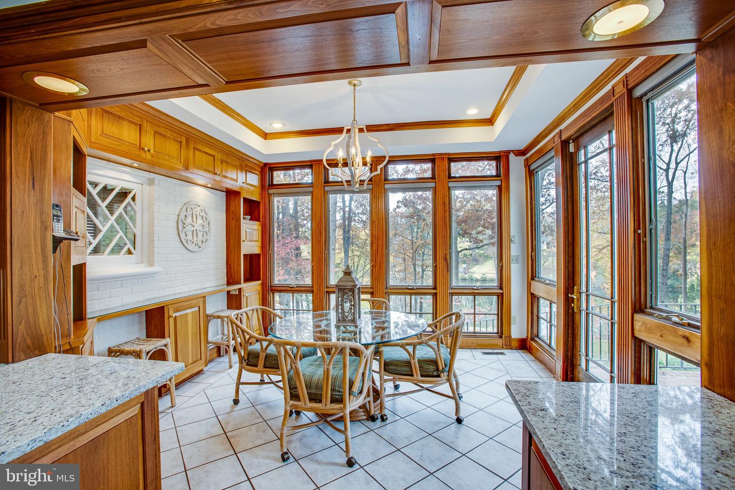 216 Lake Shore DRIVE