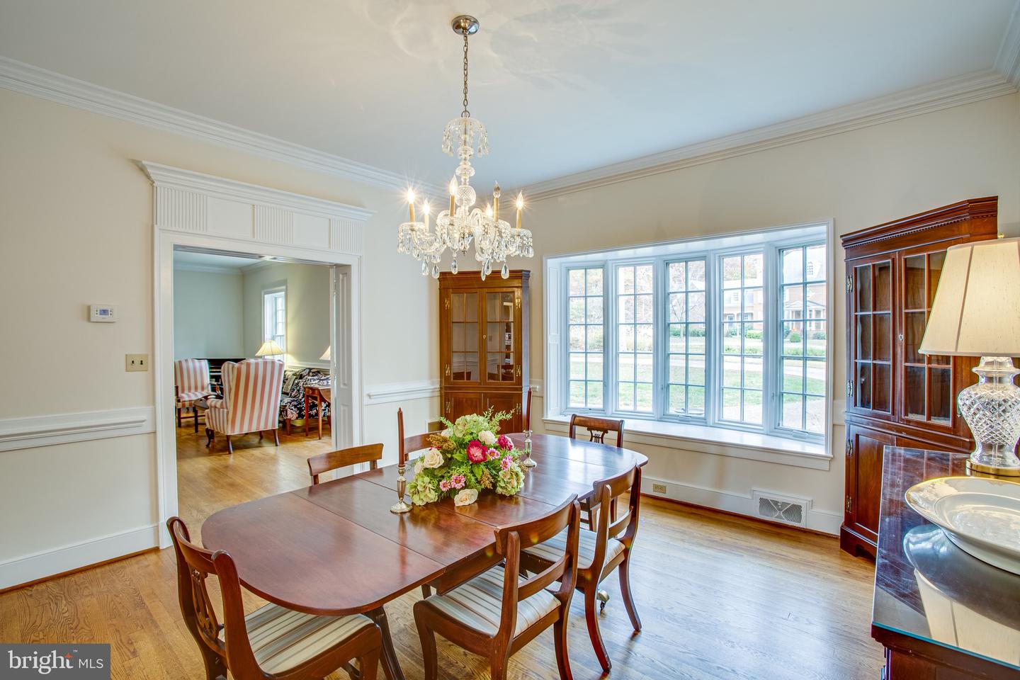 216 Lake Shore DRIVE