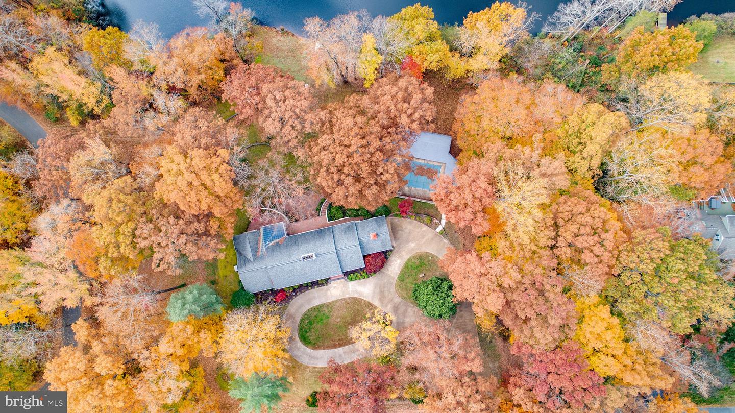 216 Lake Shore DRIVE