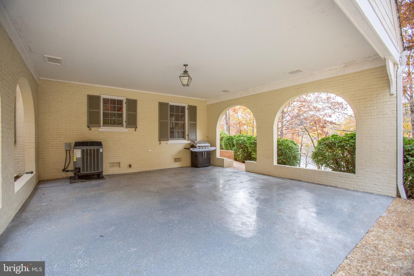 216 Lake Shore DRIVE