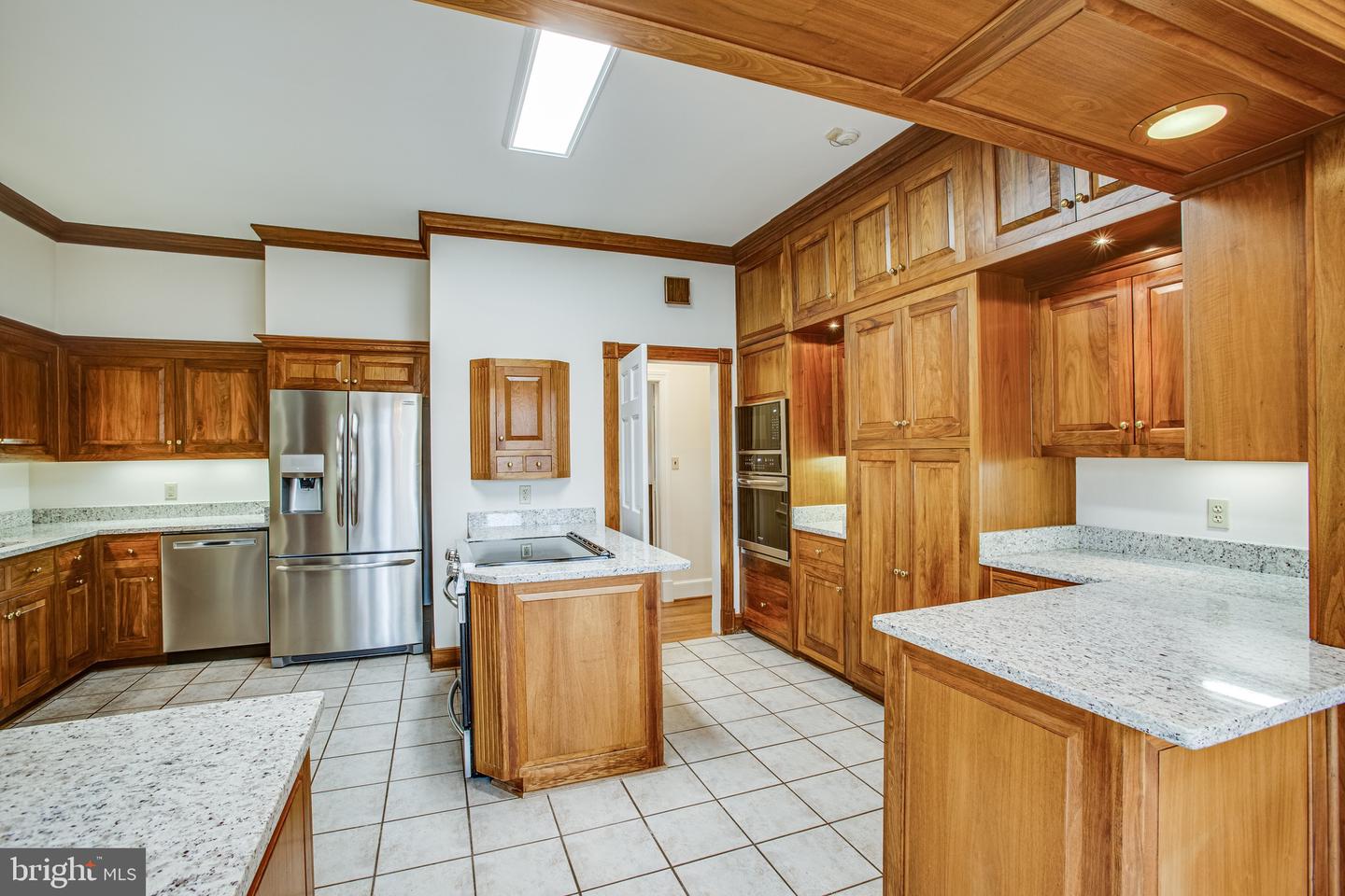 216 Lake Shore DRIVE