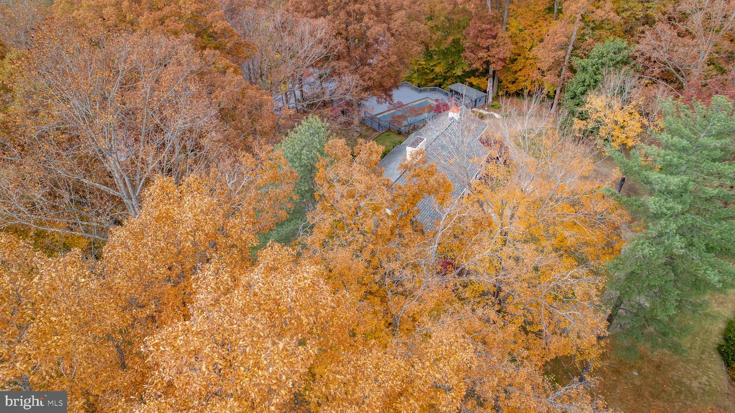 216 Lake Shore DRIVE