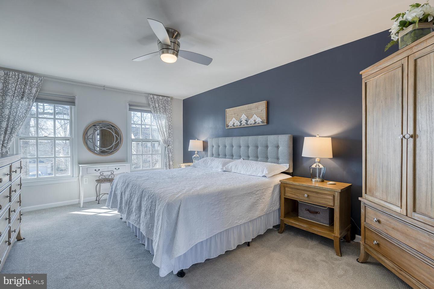 16 Larkwood COURT