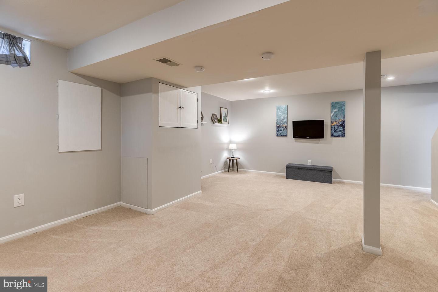 16 Larkwood COURT