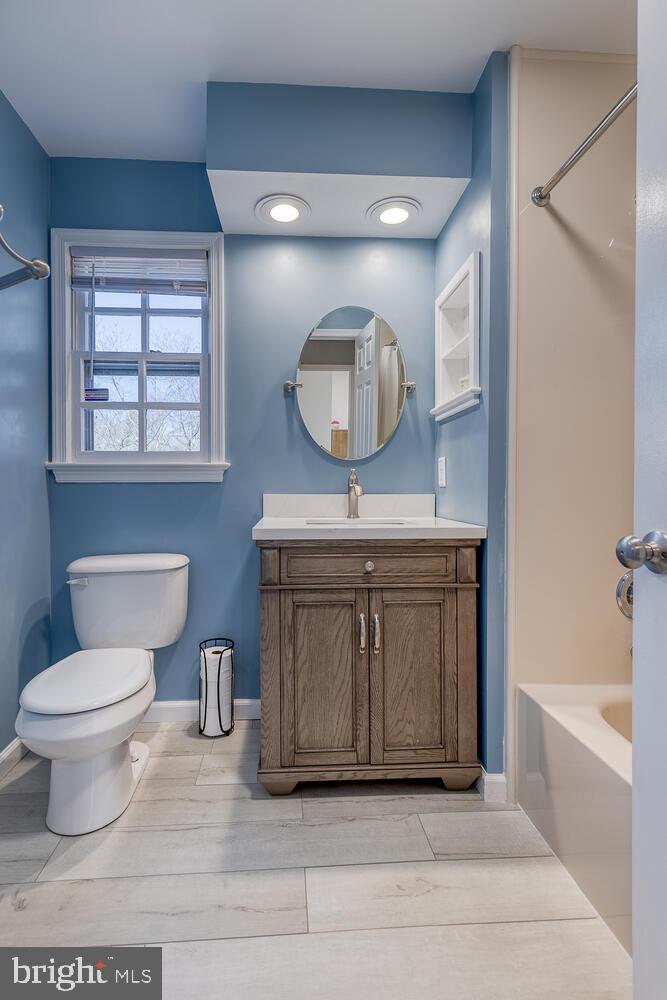 16 Larkwood COURT