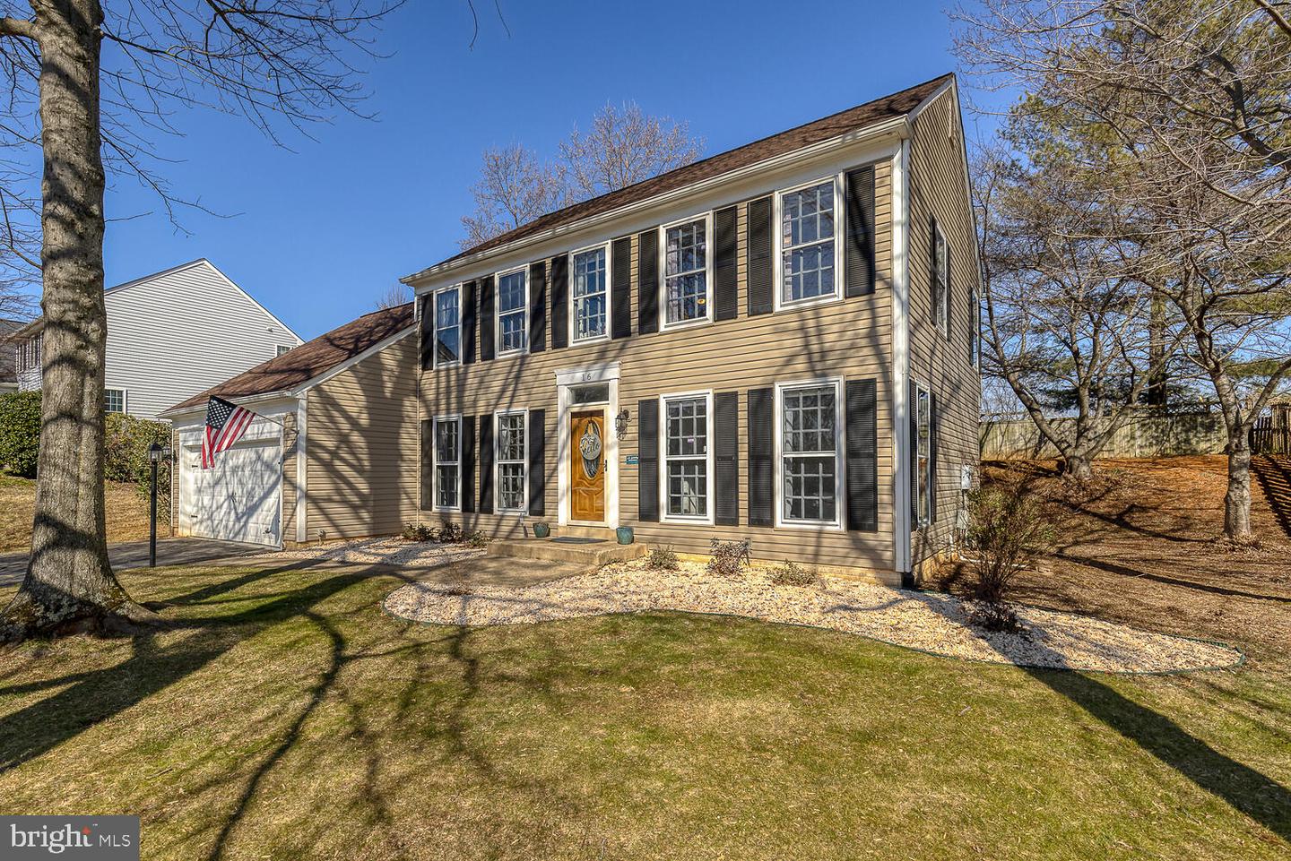 16 Larkwood COURT