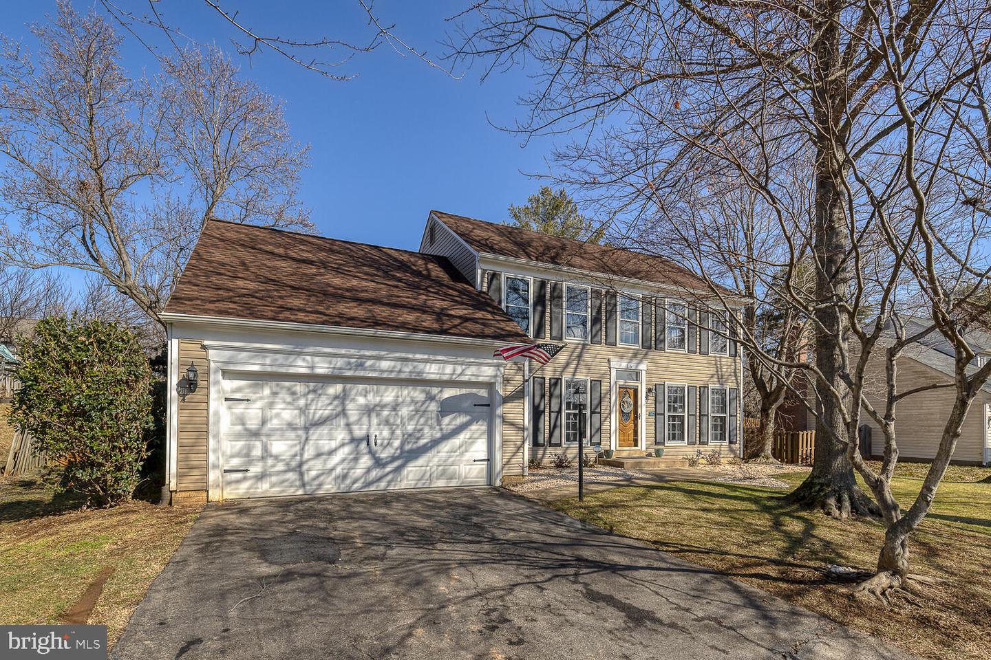 16 Larkwood COURT
