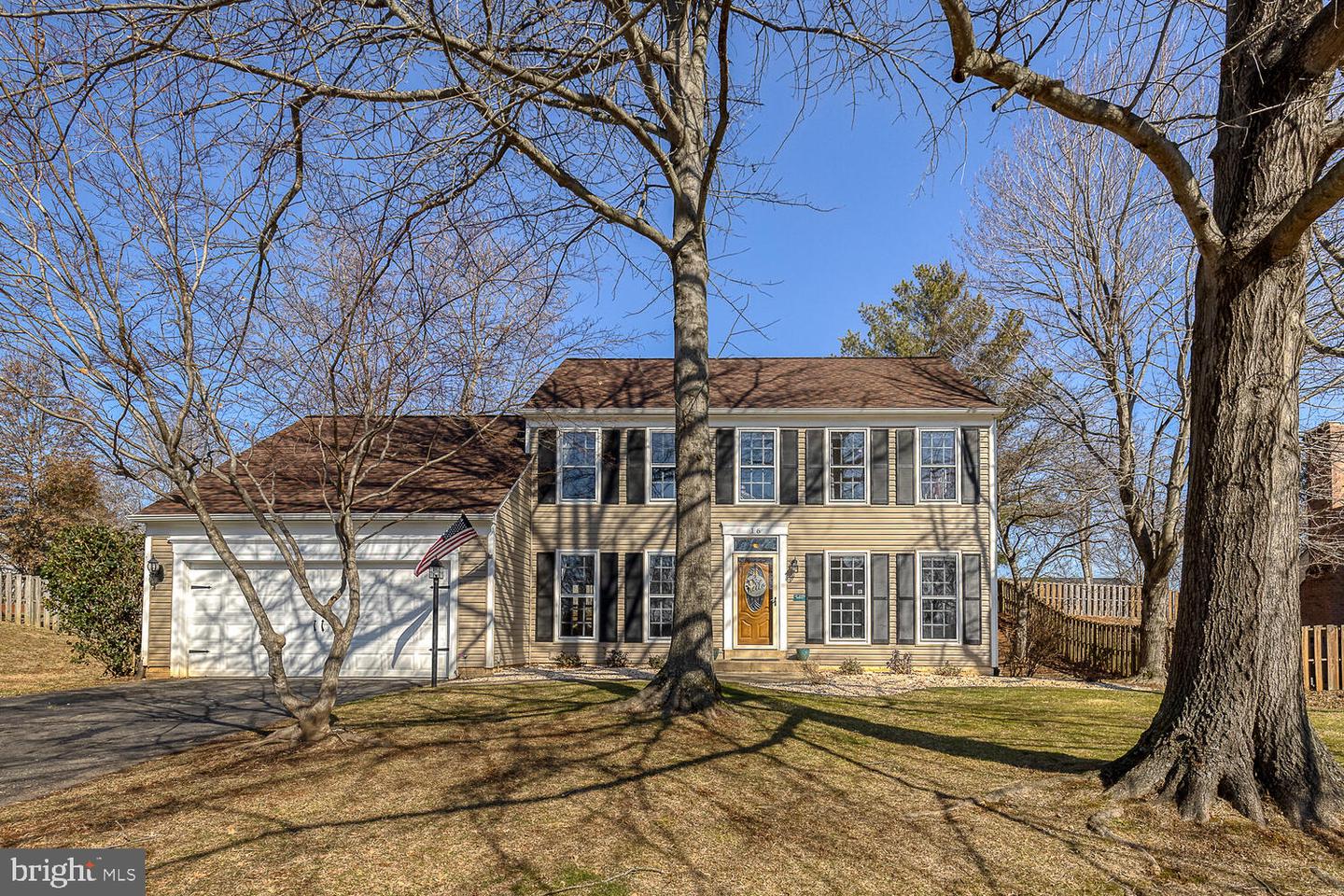 16 Larkwood COURT