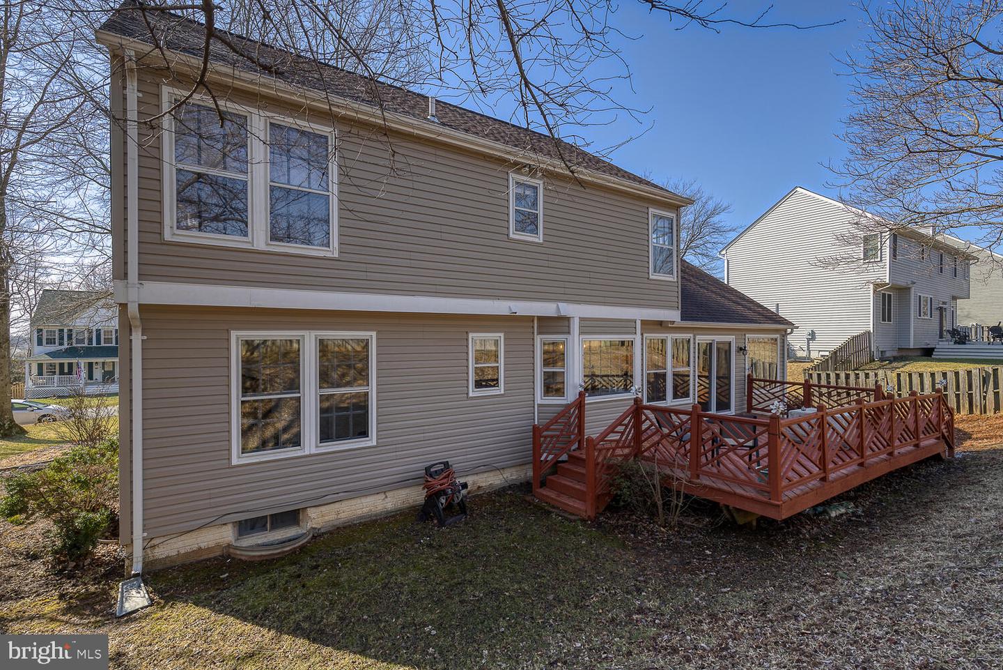 16 Larkwood COURT
