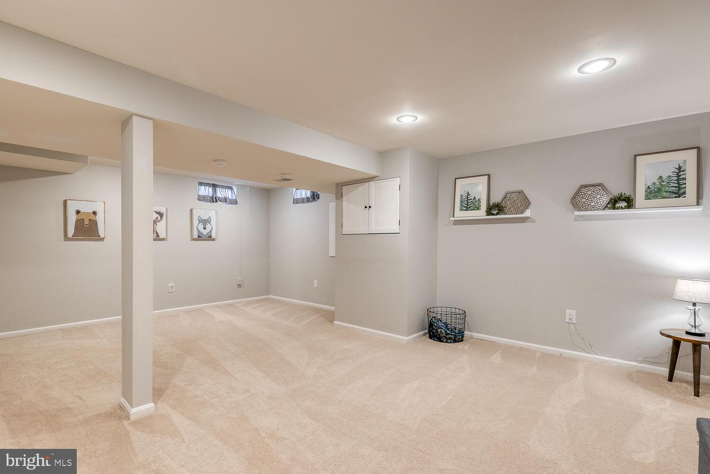 16 Larkwood COURT