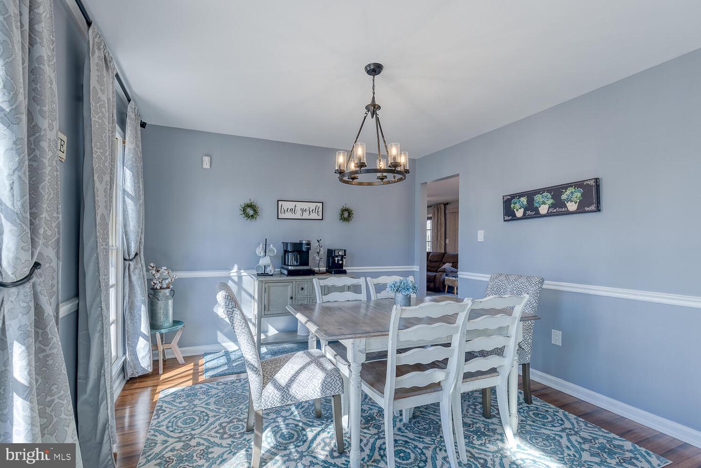16 Larkwood COURT