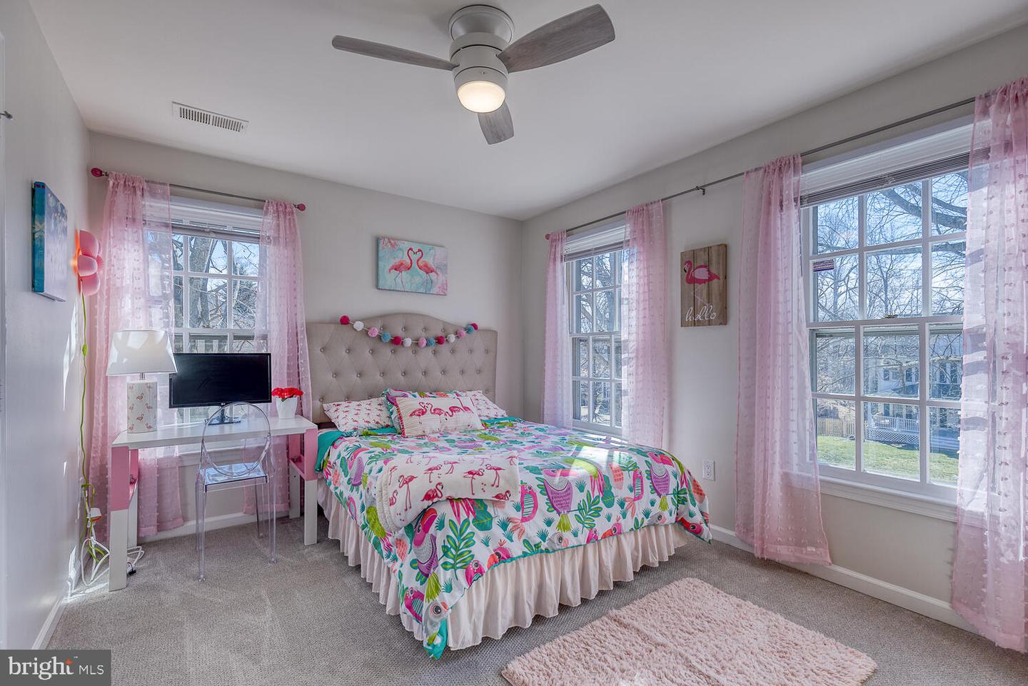 16 Larkwood COURT