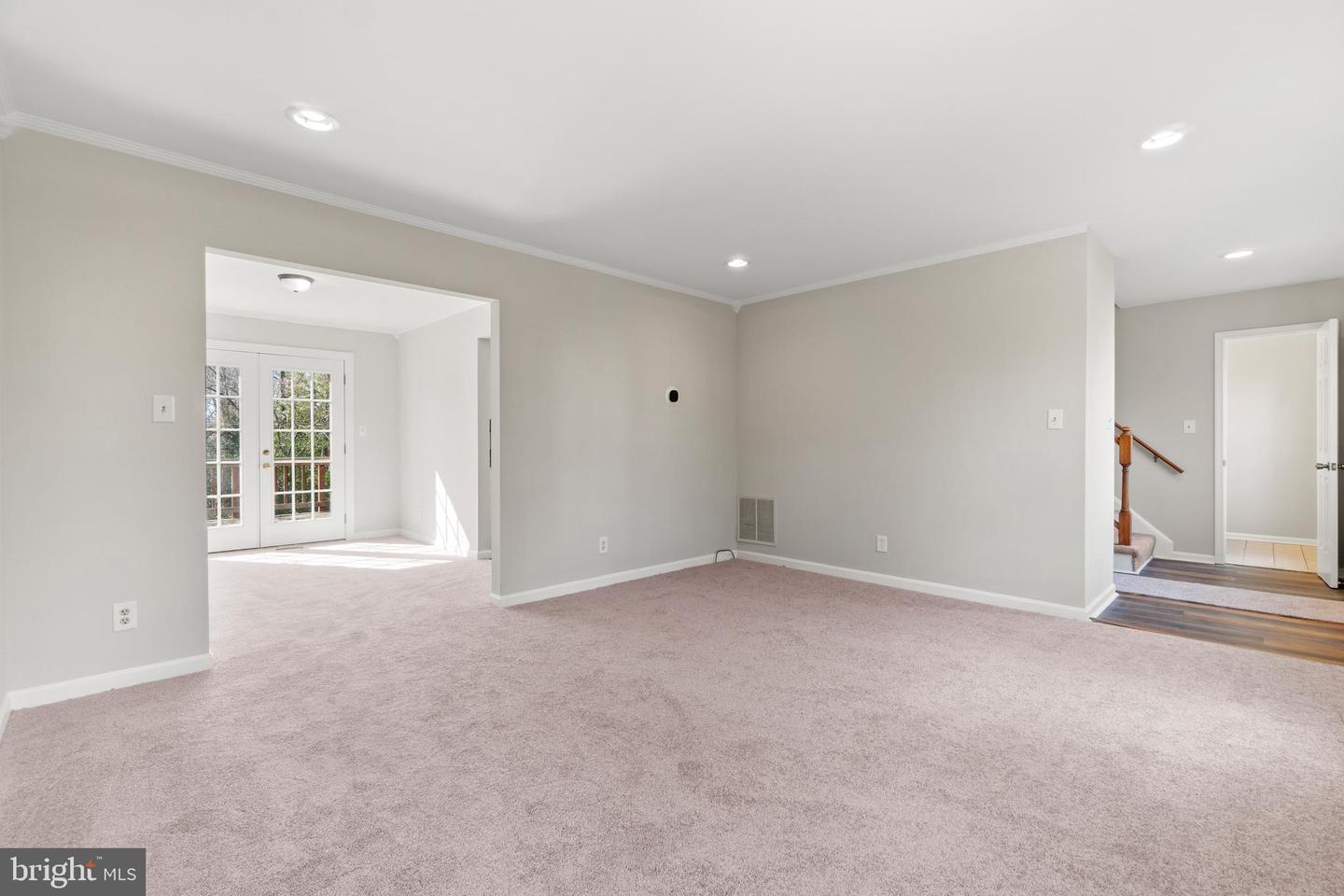 1009 Isabella DRIVE