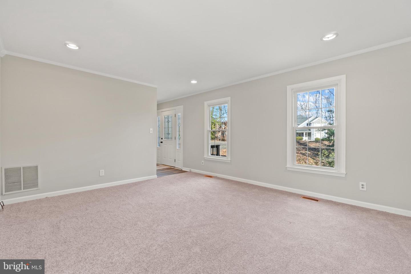 1009 Isabella DRIVE