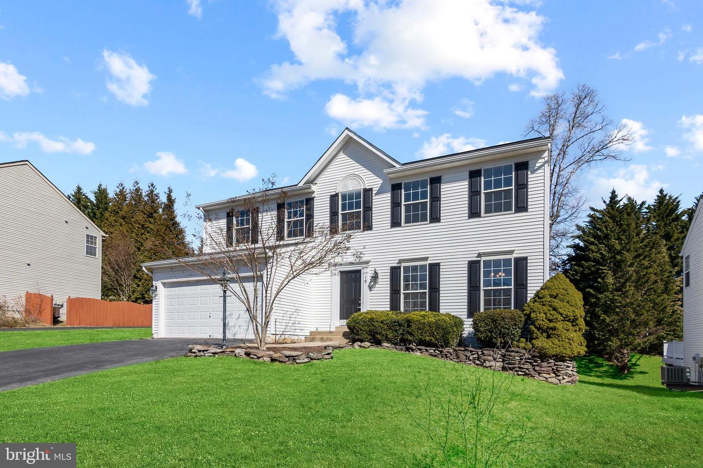 19 Sturbridge LANE