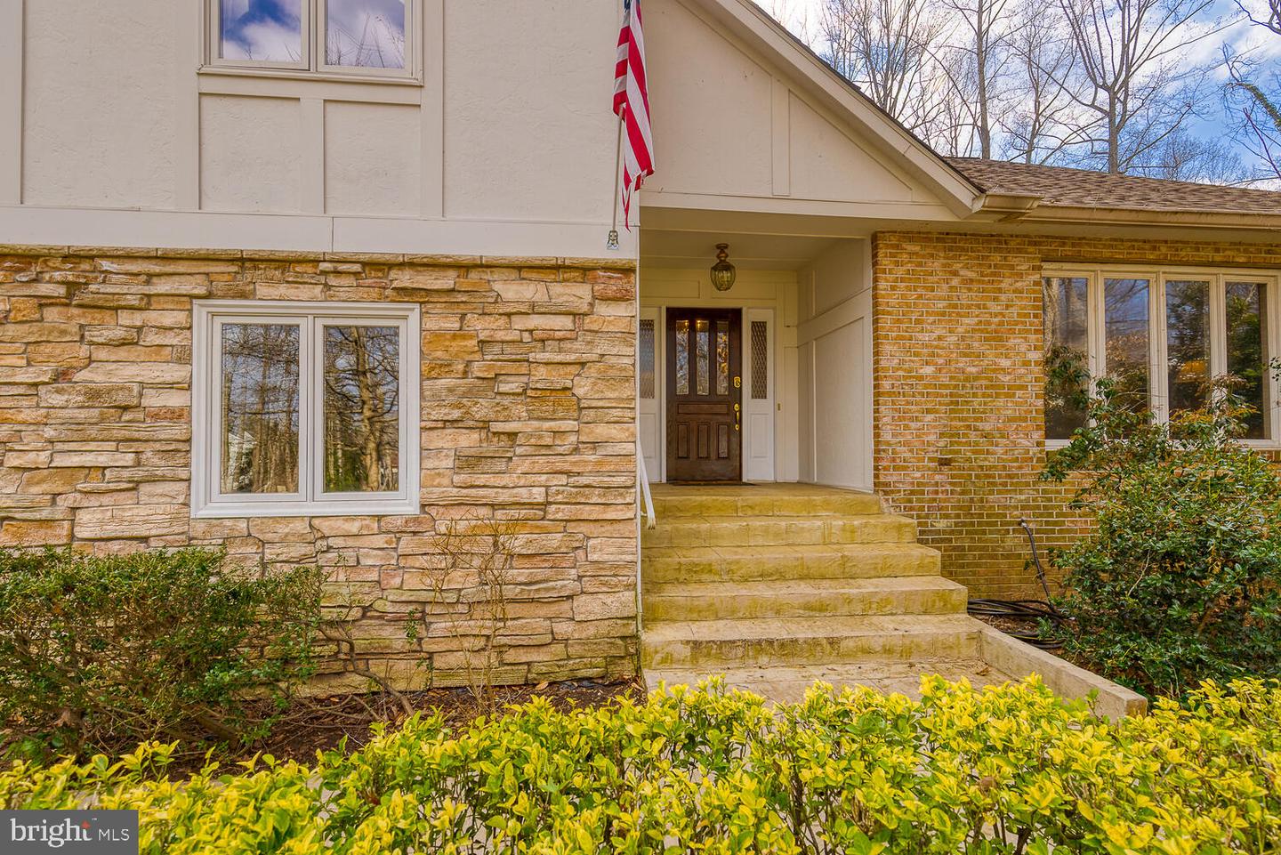 1004 Blackbeard DRIVE