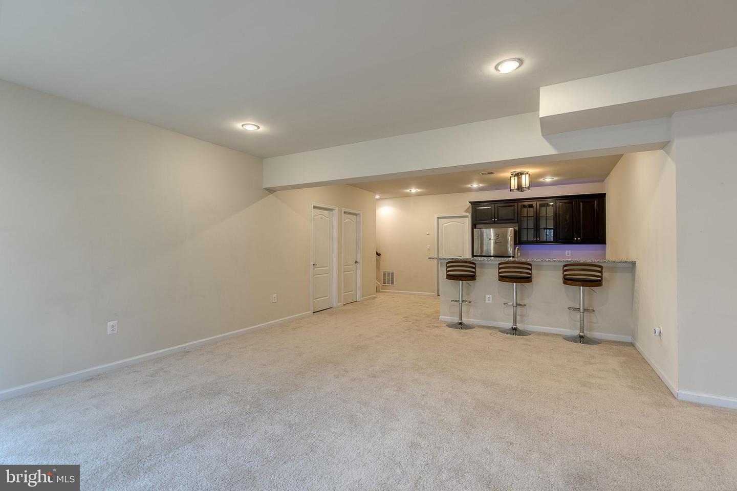 525 Apricot STREET