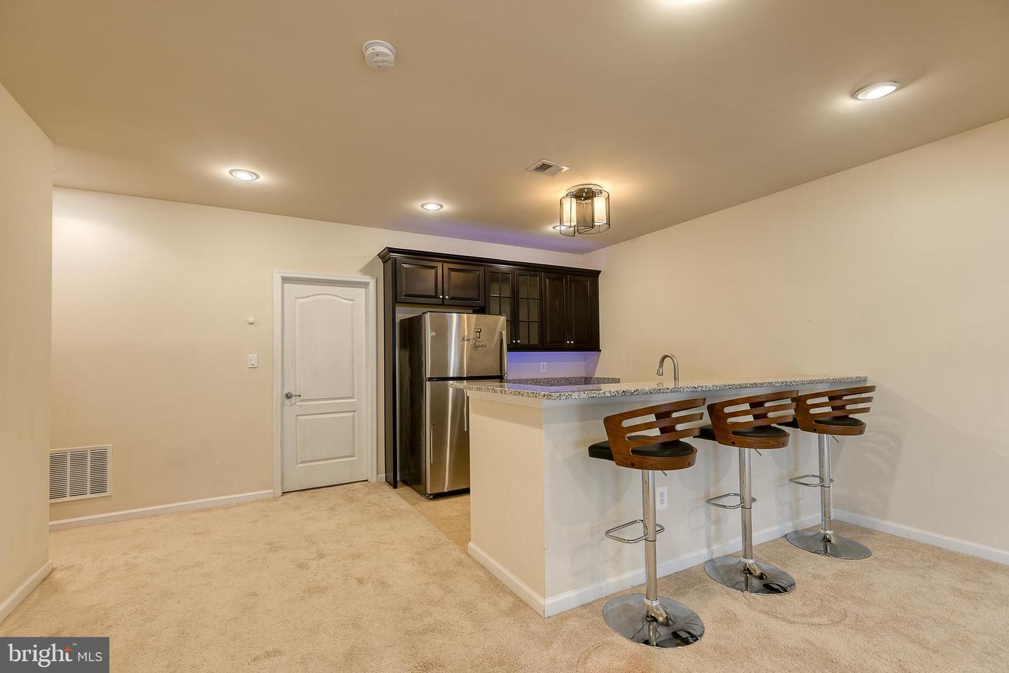 525 Apricot STREET