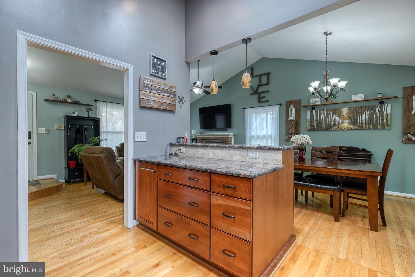 18 Settlers WAY