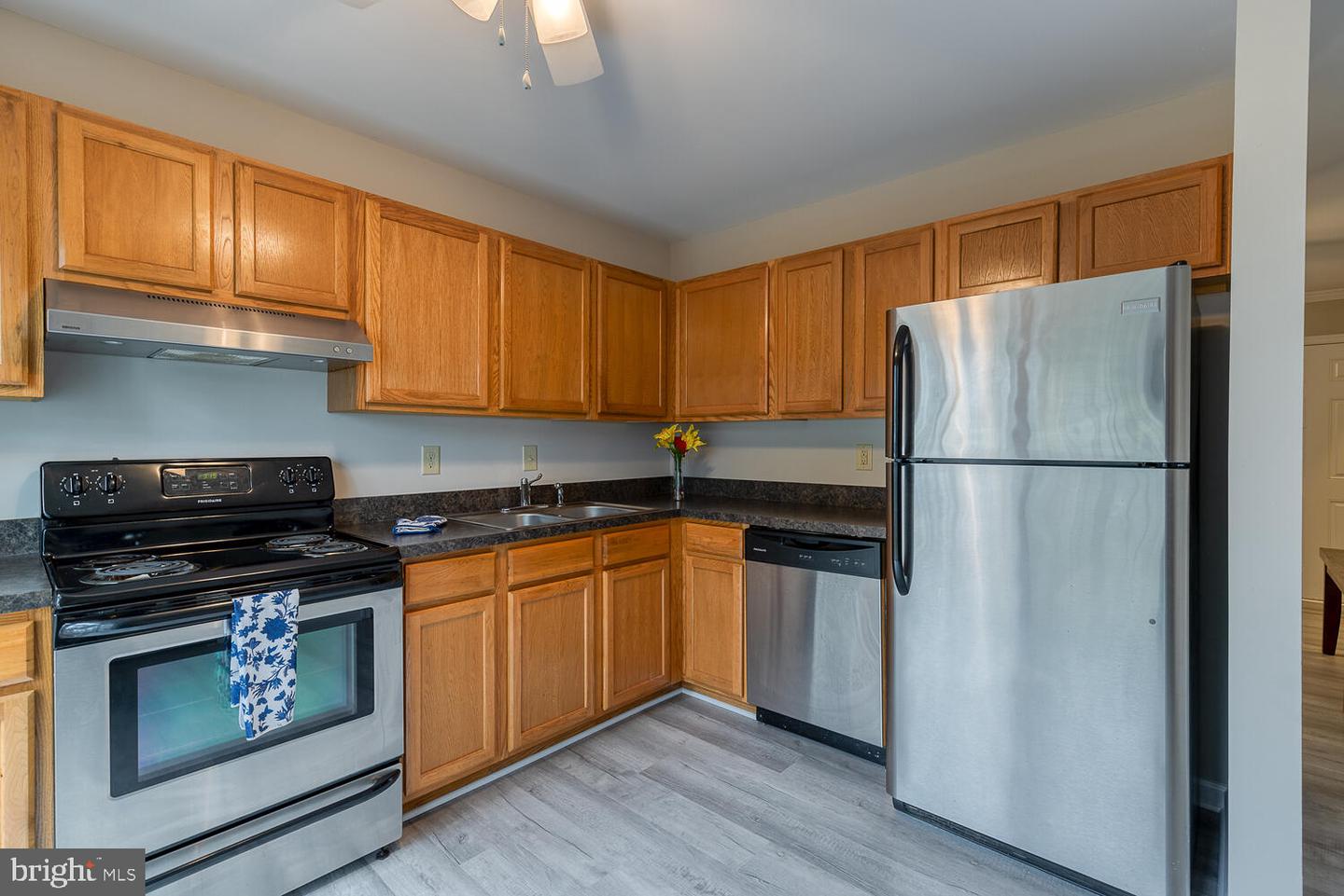 703 Madison COURT Unit: 18