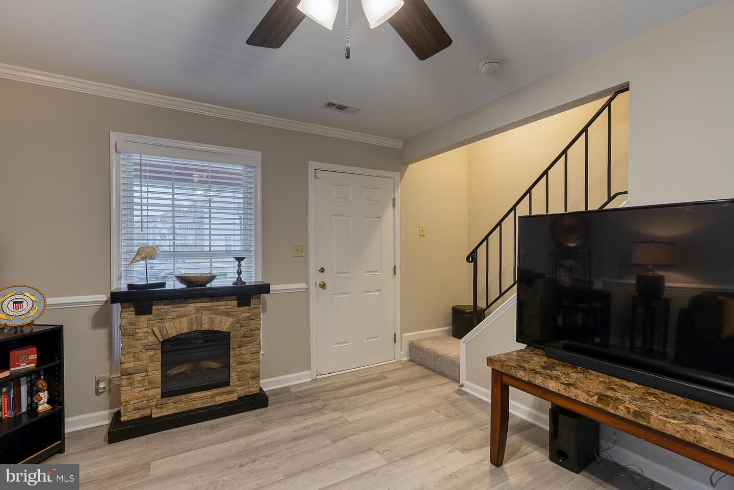 703 Madison COURT Unit: 18