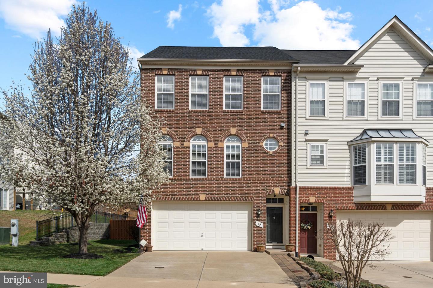 15 Hunting Creek LANE