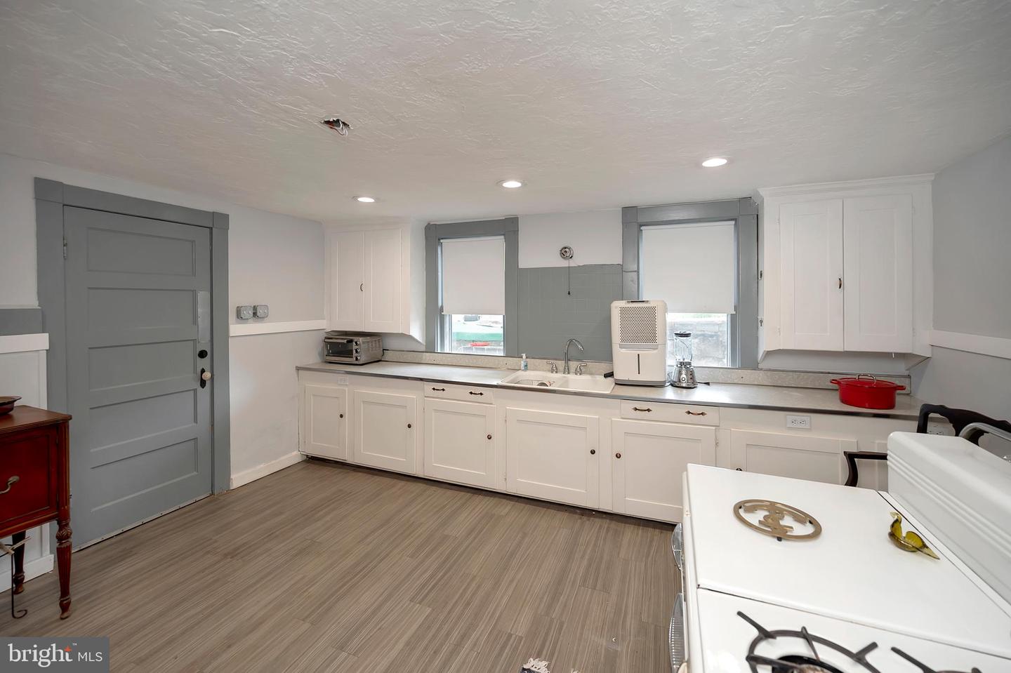 220 Hartwood ROAD