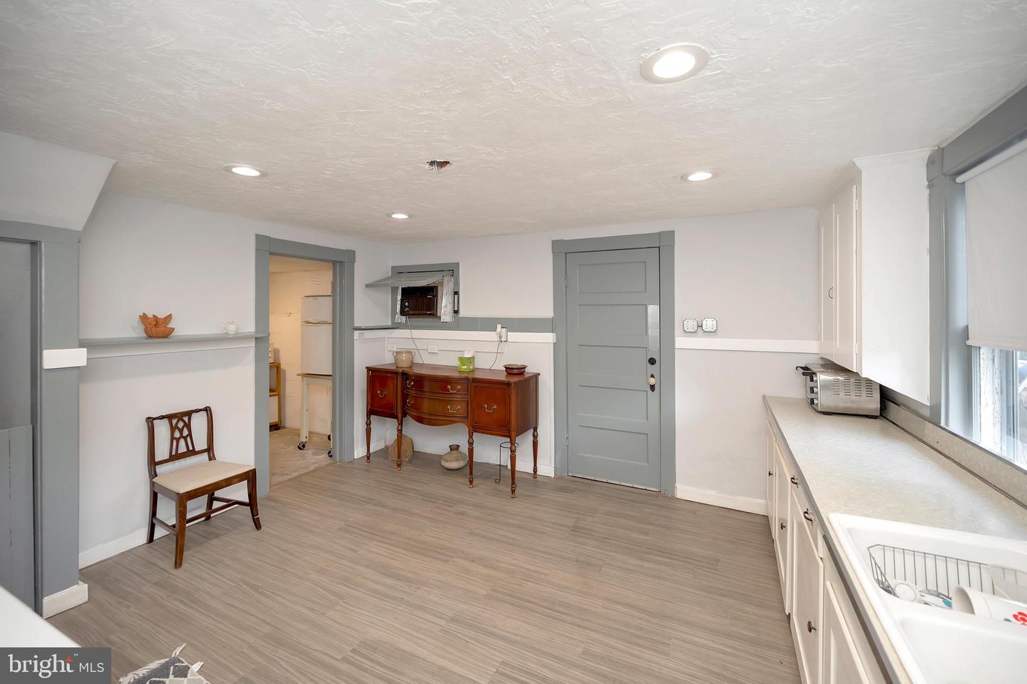 220 Hartwood ROAD