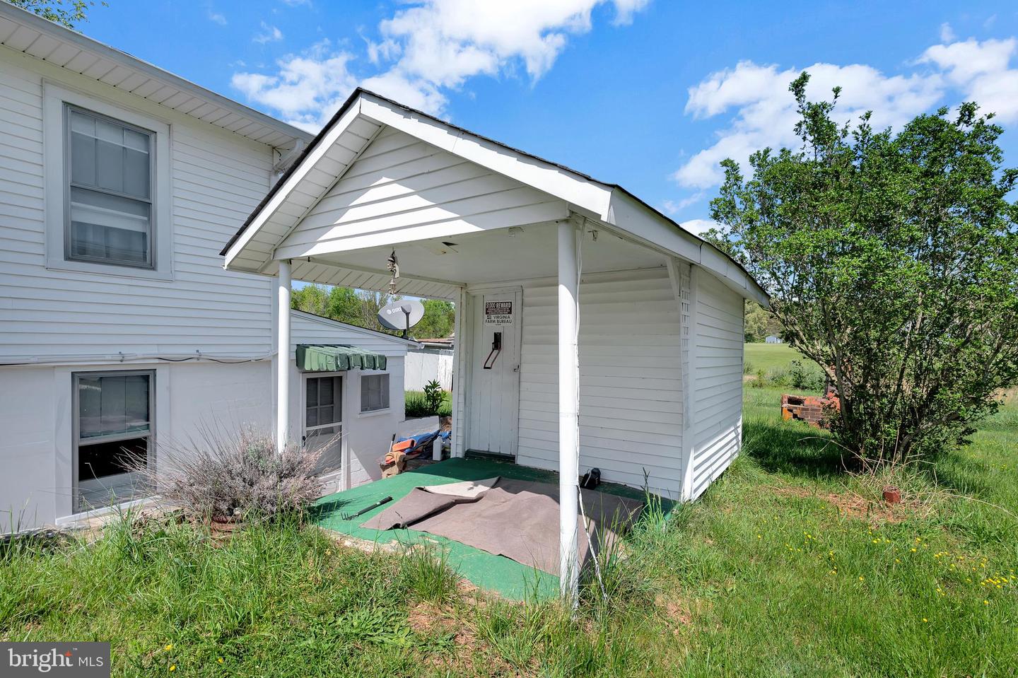 220 Hartwood ROAD