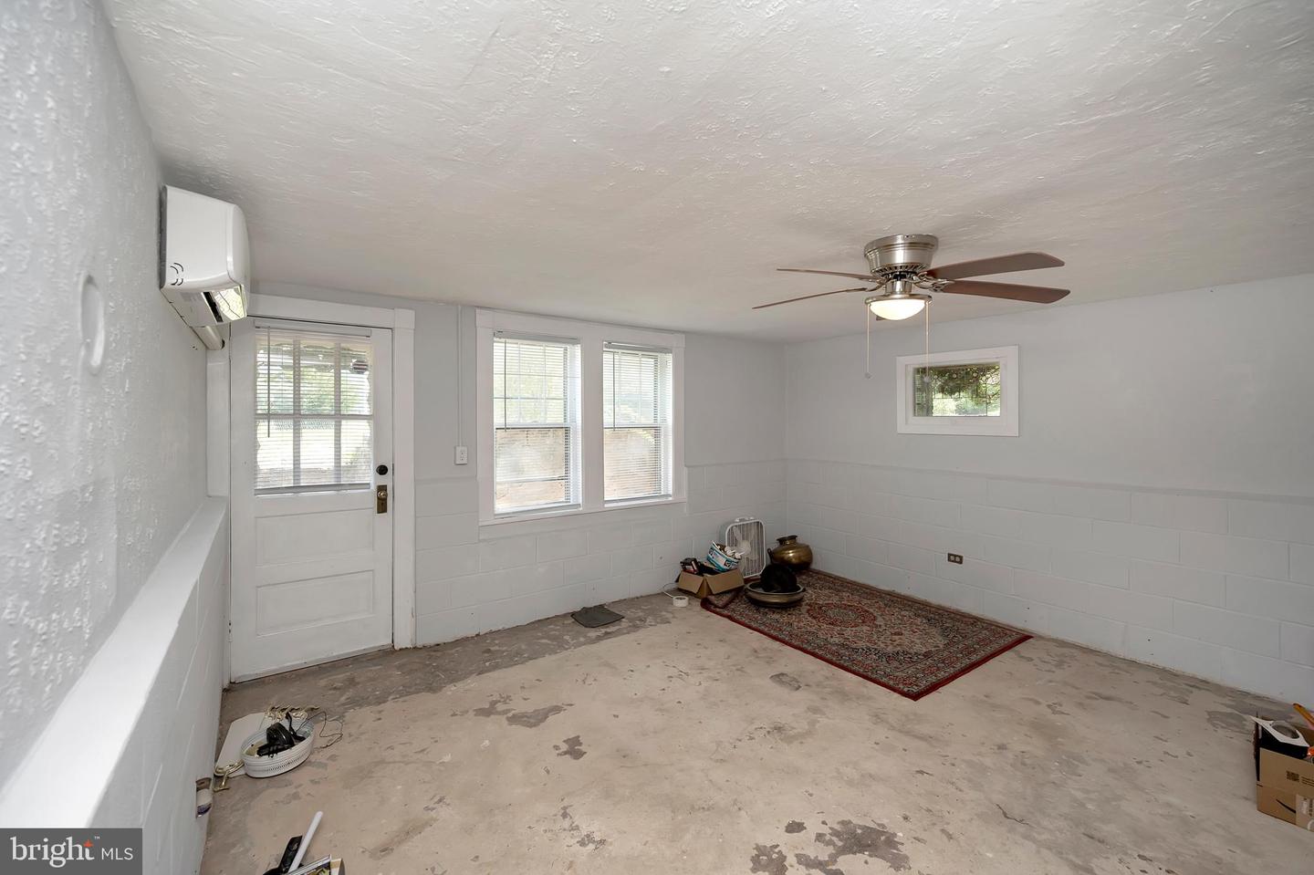 220 Hartwood ROAD
