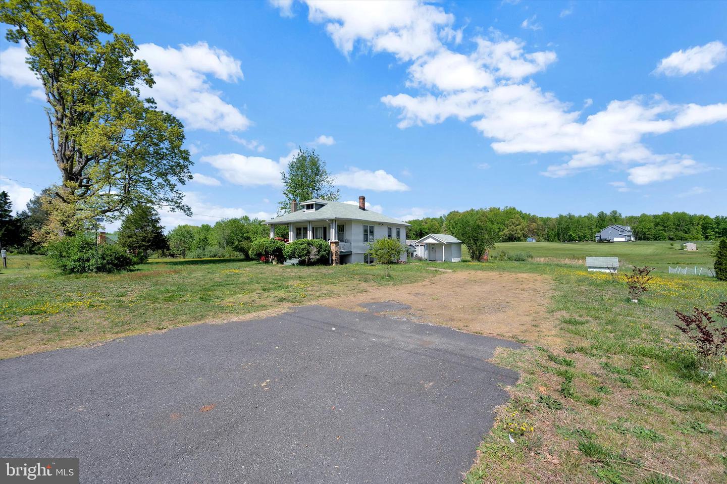 220 Hartwood ROAD
