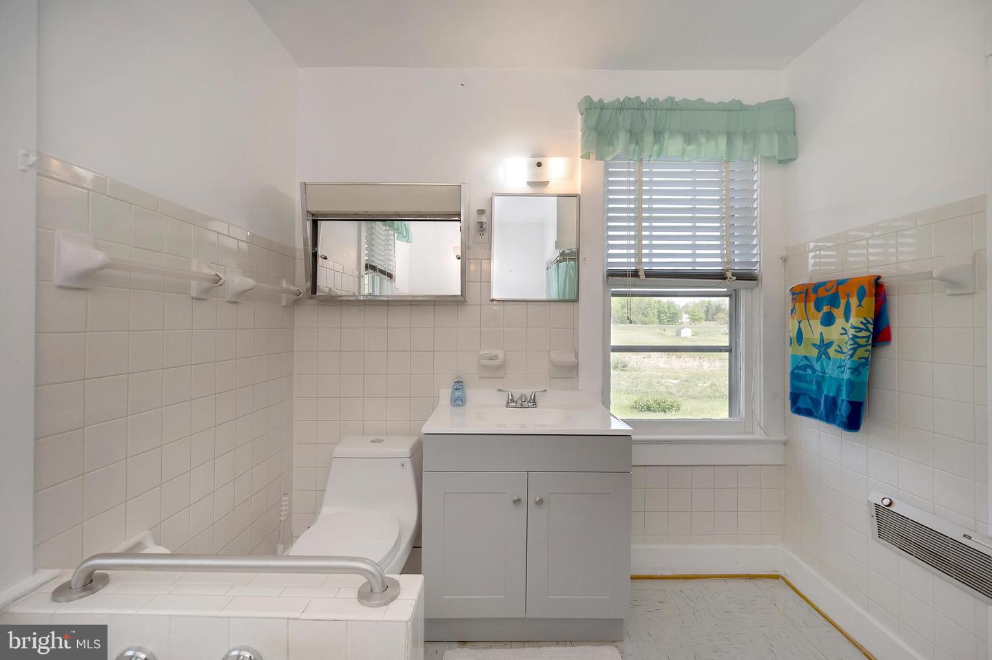 220 Hartwood ROAD