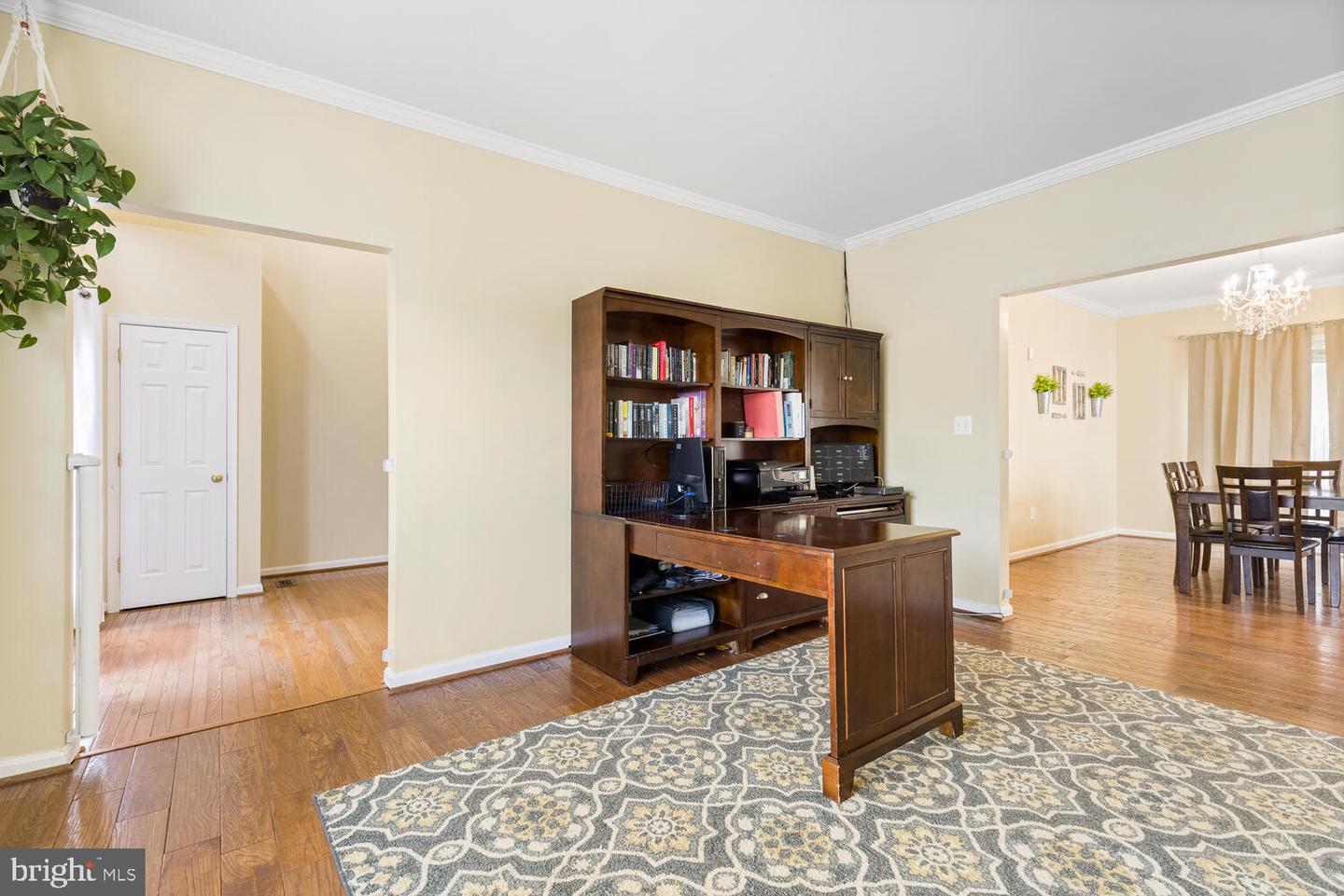 37 Woodleigh LANE