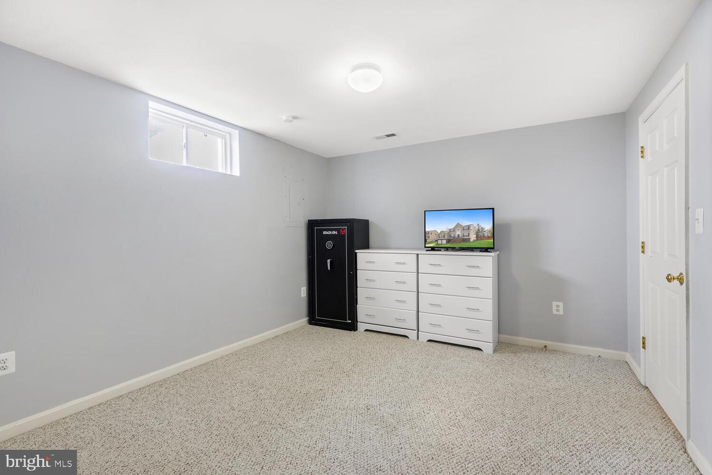 37 Woodleigh LANE