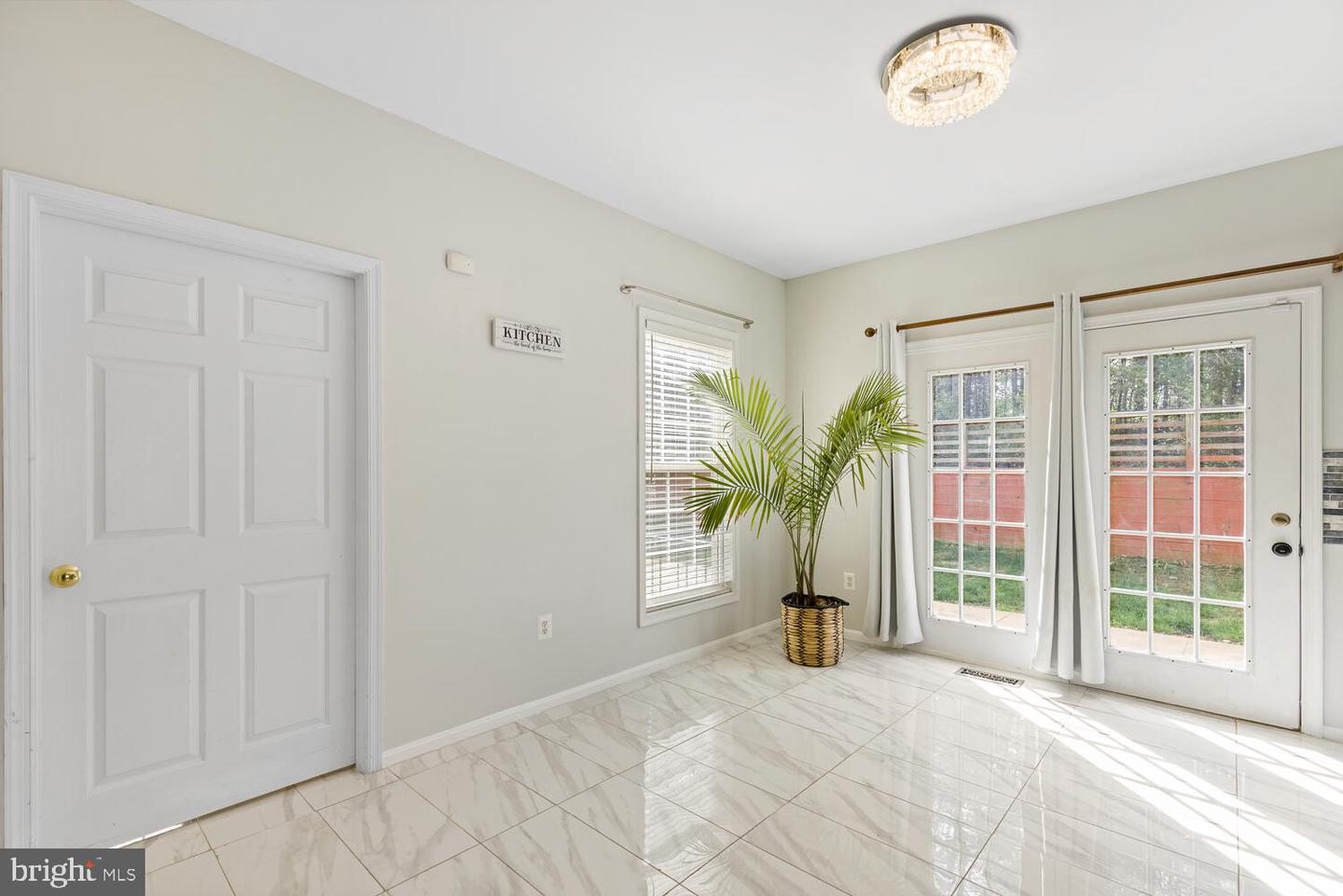 37 Woodleigh LANE