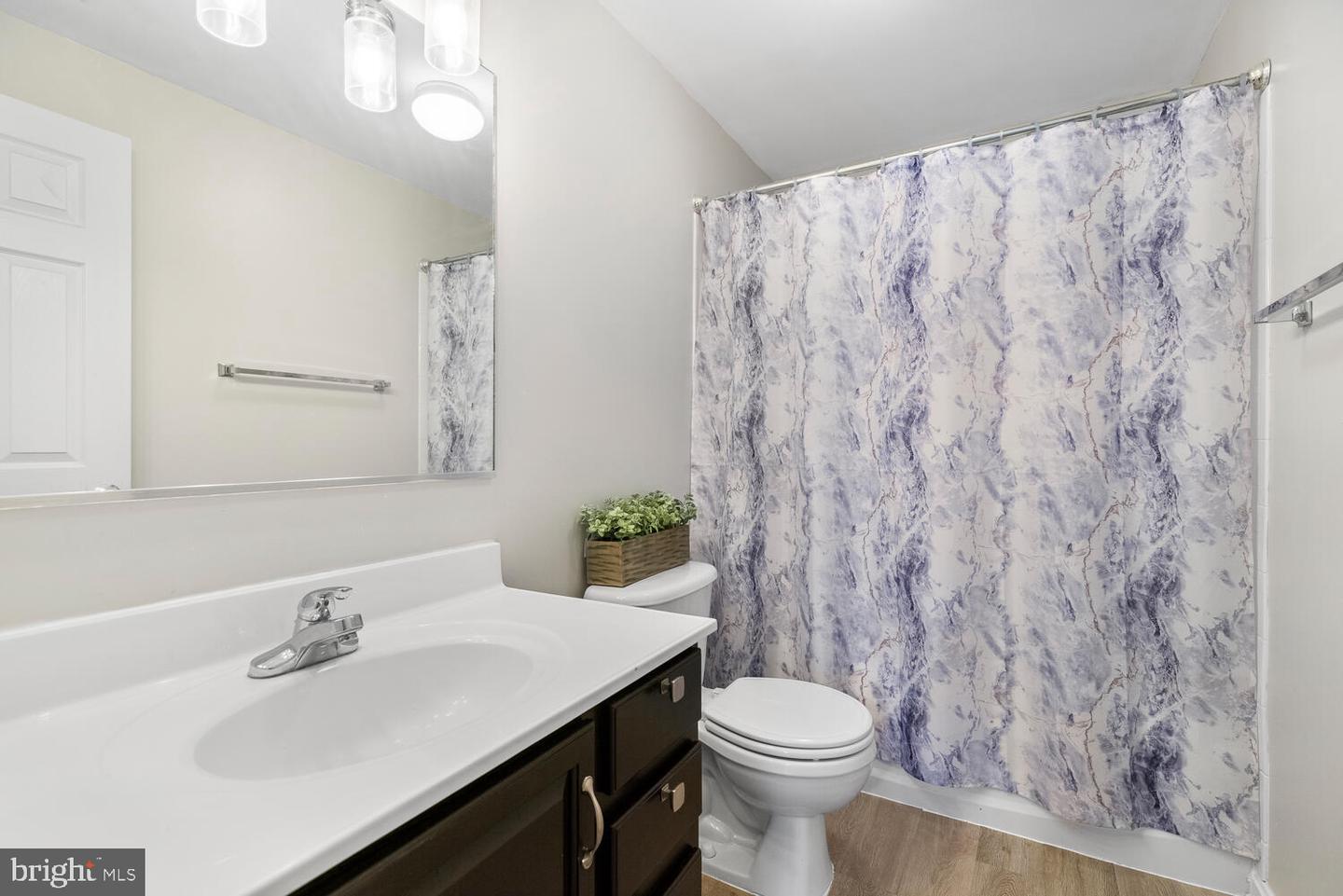 37 Woodleigh LANE
