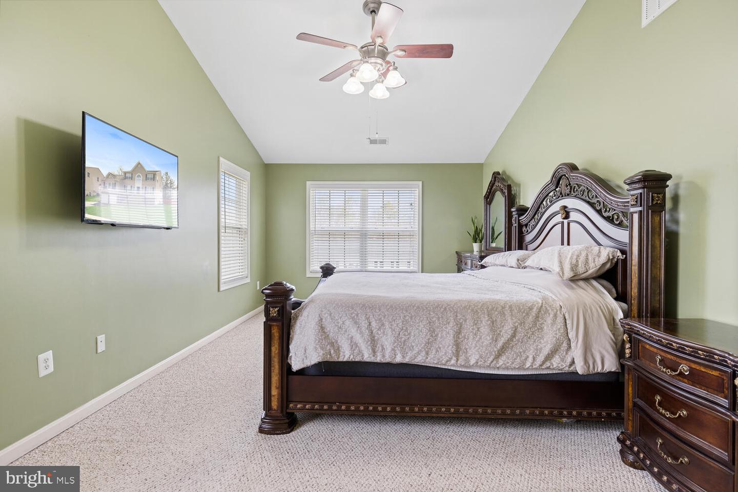 37 Woodleigh LANE