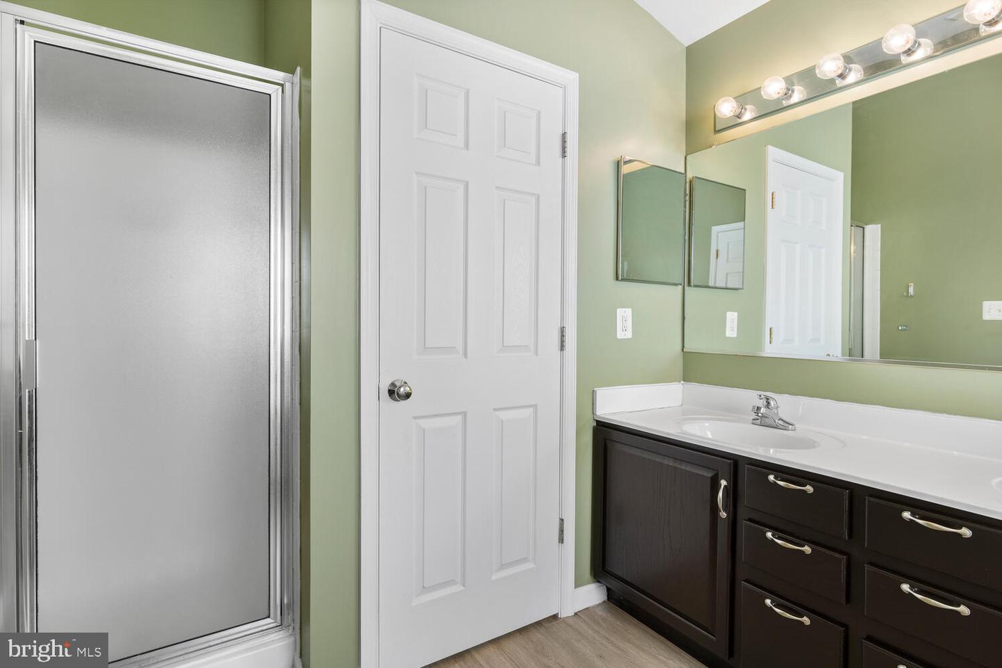 37 Woodleigh LANE