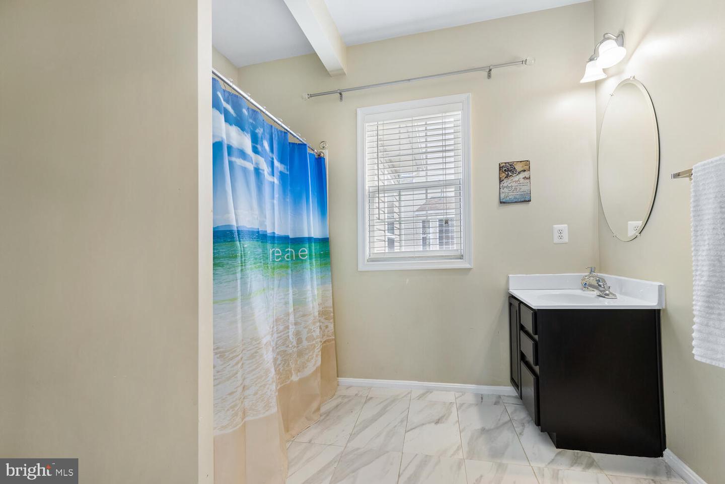37 Woodleigh LANE