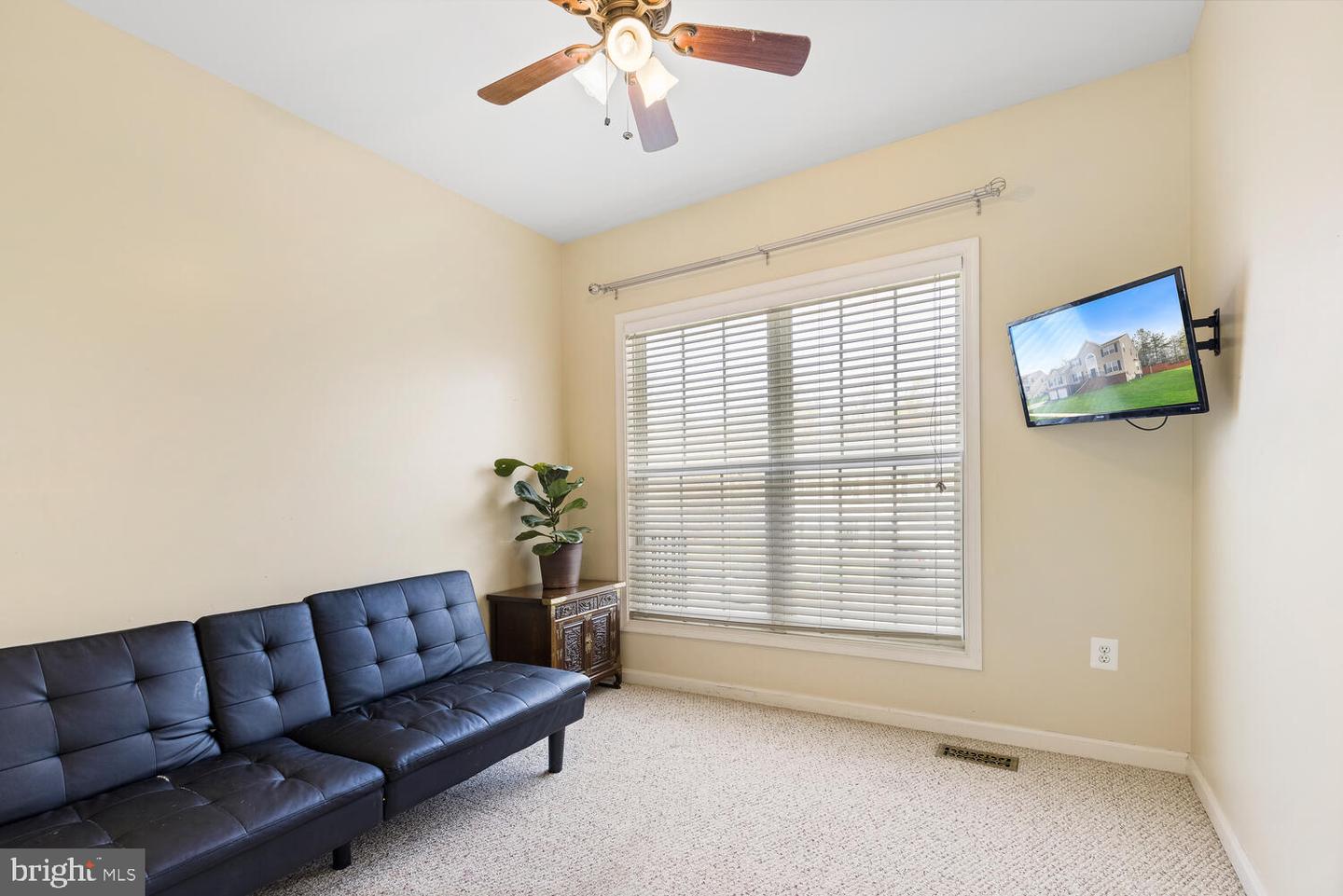 37 Woodleigh LANE
