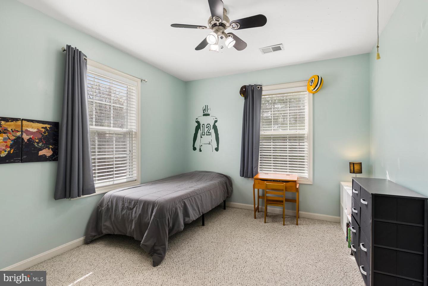 37 Woodleigh LANE